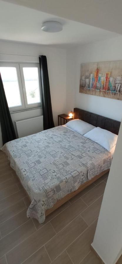 Apartments Davor Drage Bagian luar foto