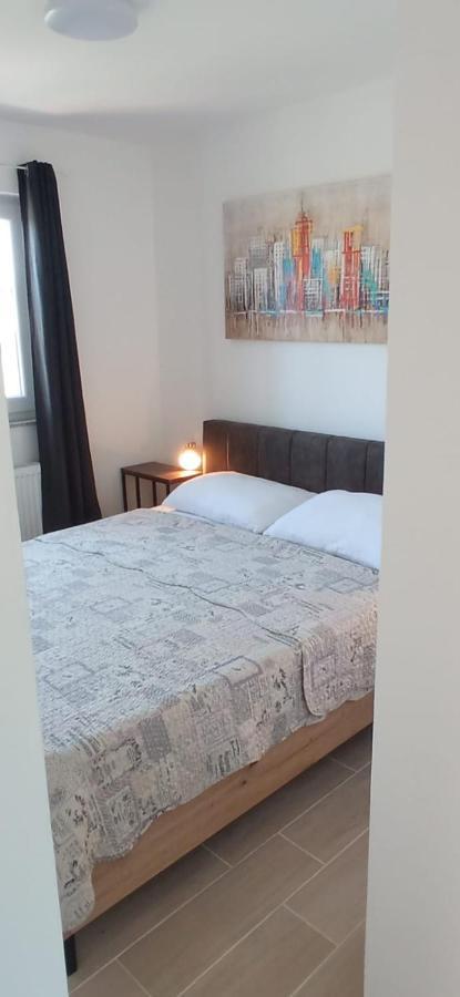 Apartments Davor Drage Bagian luar foto
