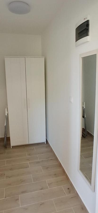 Apartments Davor Drage Bagian luar foto