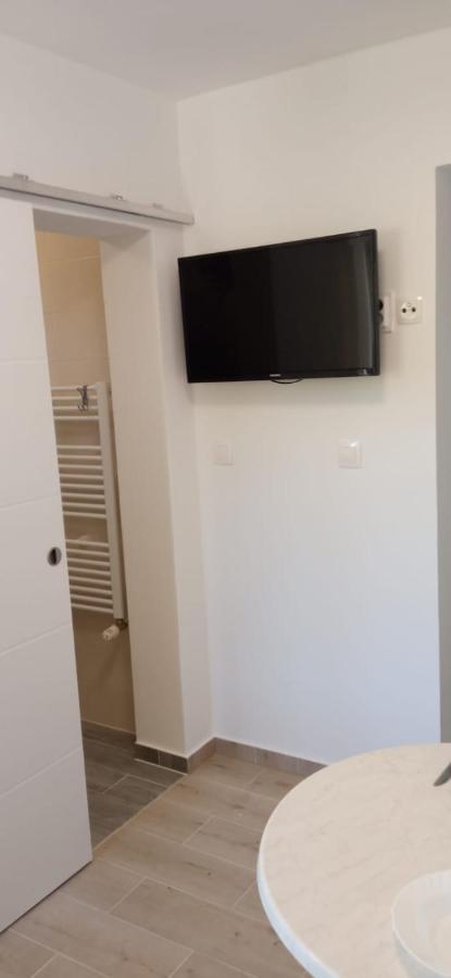 Apartments Davor Drage Bagian luar foto