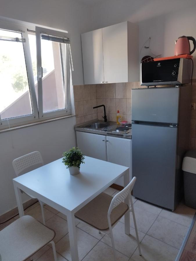 Apartments Davor Drage Bagian luar foto